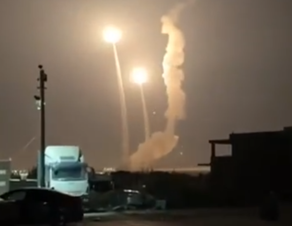 聚赢配资网 以色列拦截弹发射失败，发射阵地殉爆烈焰冲天，果然又是这家军工企业！