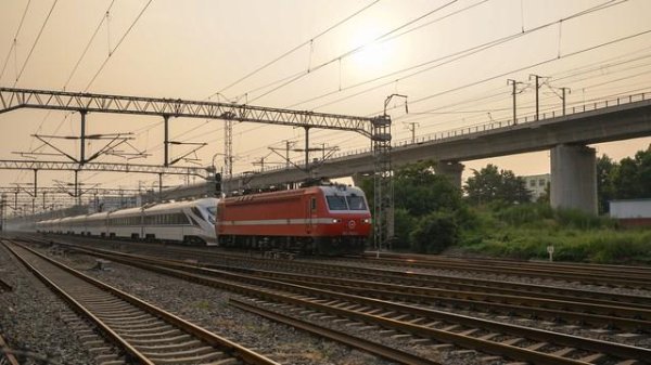 009配资 都说大环境不好，到处裁员降薪，可为啥出去旅游时还是人山人海？