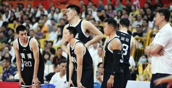 锦盈多 42+28！还没碰到周琦胡金秋，广东内线已被打爆！杜锋你是真没招